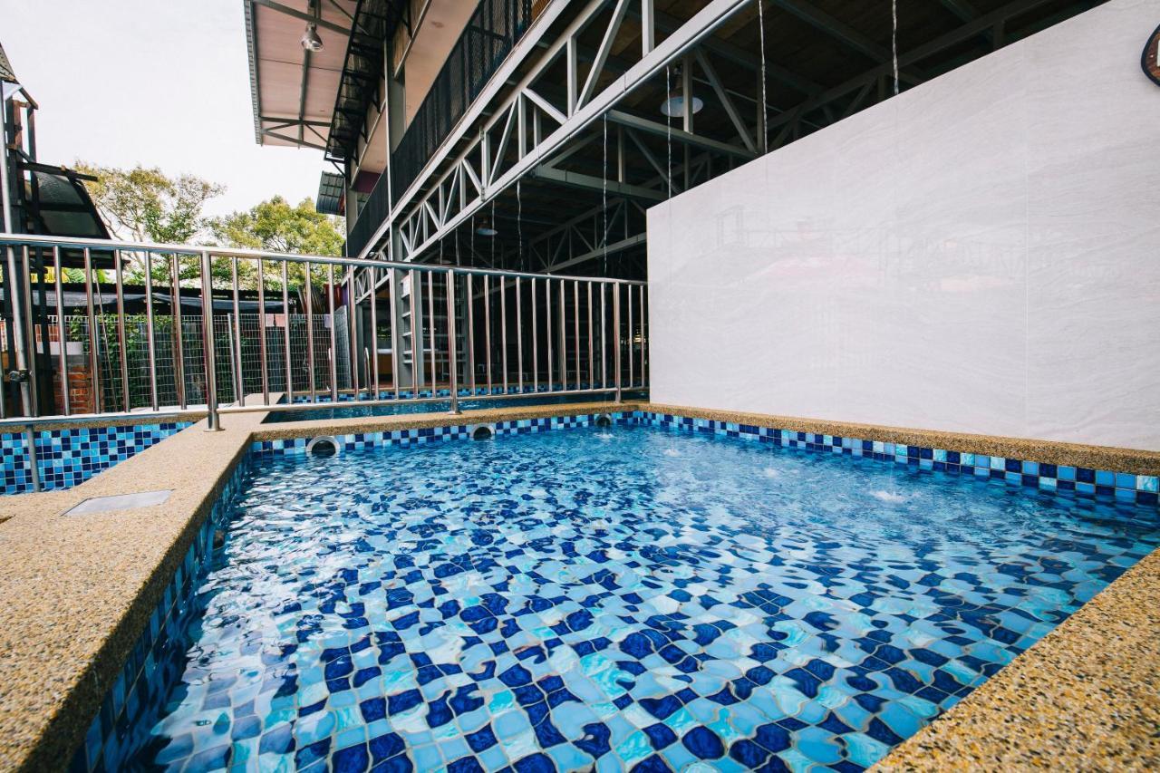 Rick Resort Teluk Intan Buitenkant foto